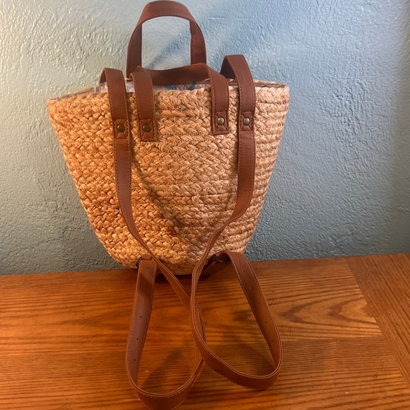 BEACHLY The Shore-Break Picnic Cooler Bag by XIX•PALMS Insulated Picnic Backpack - Picture 3 of 16